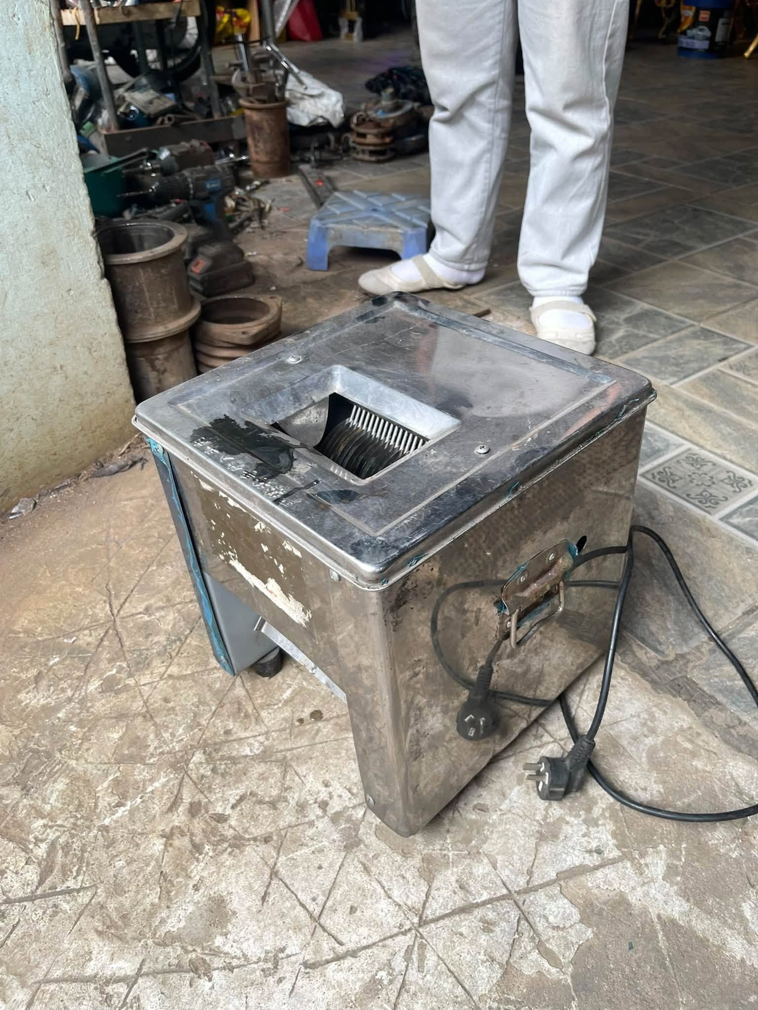 Bán máy cắt cỏ như hình - ảnh 2