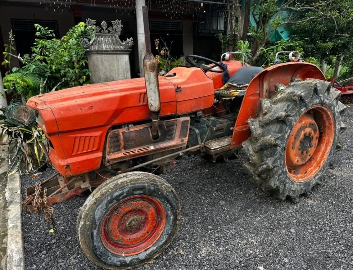 Cần bán máy cày Kubota 3001