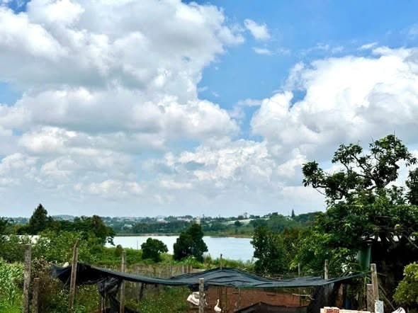 Đất 1300m² view hồ Pleiku