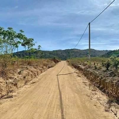 Đất 15x145m thôn 4 Hòa Bình, Kon Tum — 5xx triệu