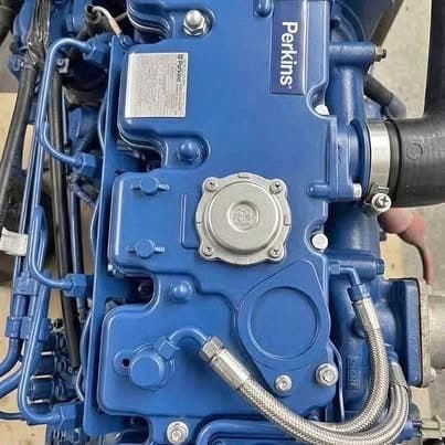 Máy phát điện Perkins 14kva mới 99%